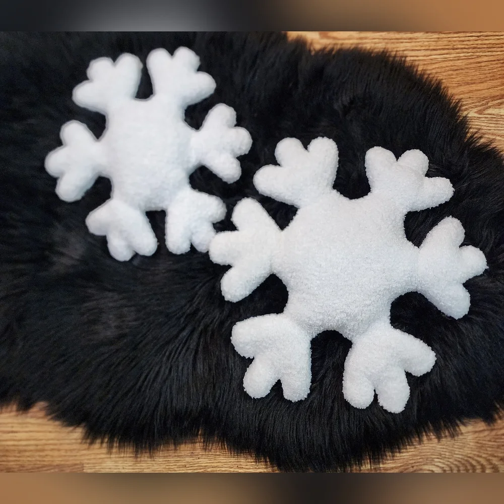 2 White Winter Sherpa Snowflake Shaped Pillows Holiday Decor - Picture 2 of 5